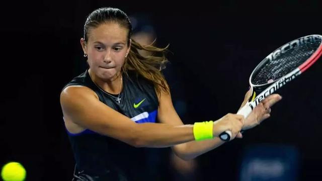 费尔斯新秀赛季连续21场比赛得分上双，超越锡安排在队史第一