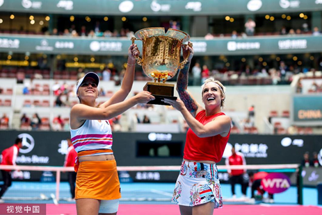 次成为瞩目 次成为瞩目